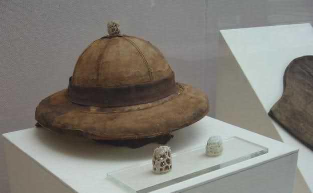 The development history of Mongolian hat decoration in Yuan and Ming Dynasties